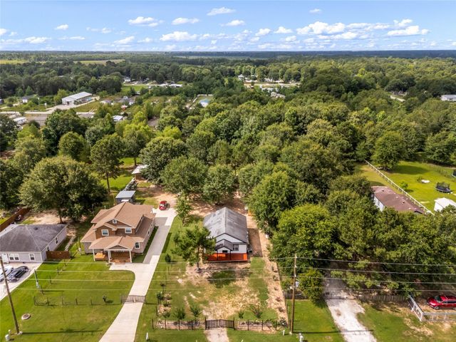 650 County Road 3404, Cleveland, TX 77327