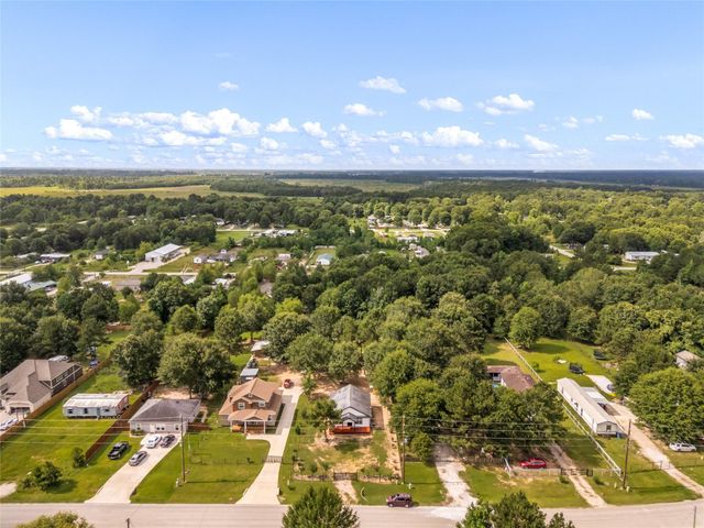 650 County Road 3404, Cleveland, TX 77327