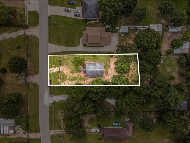 650 County Road 3404, Cleveland, TX 77327