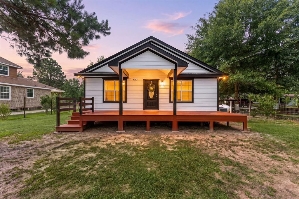 650 County Road 3404, Cleveland, TX 77327