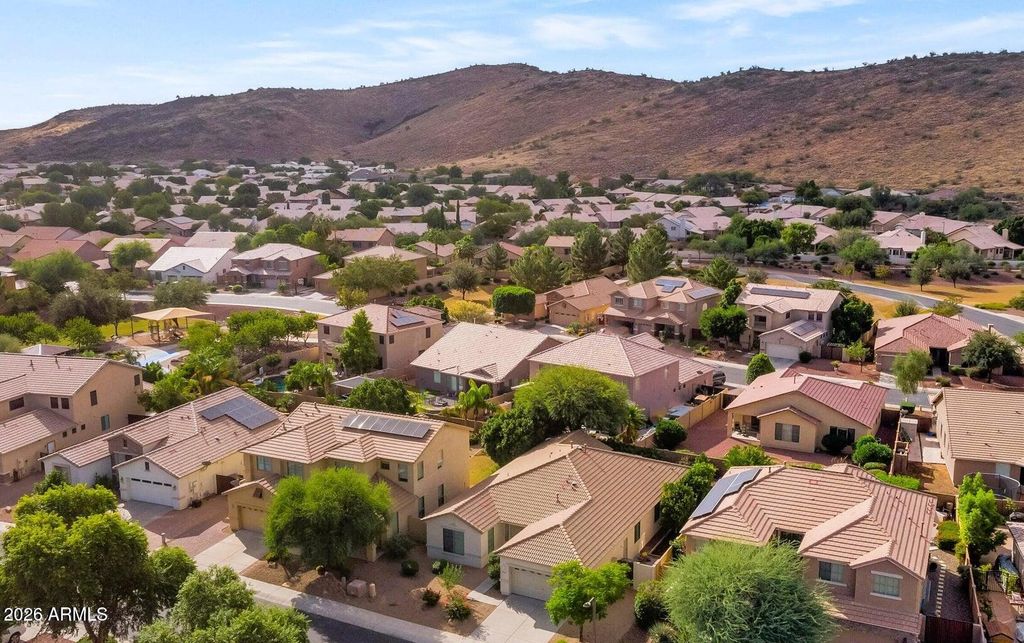 Image 15 of property listing at 6013 W PARK VIEW Lane, Glendale, AZ 85310