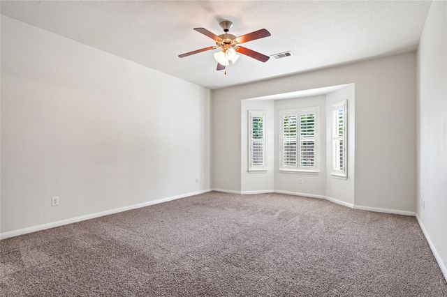 8618 E Highlands Crossing, Highlands, TX 77562