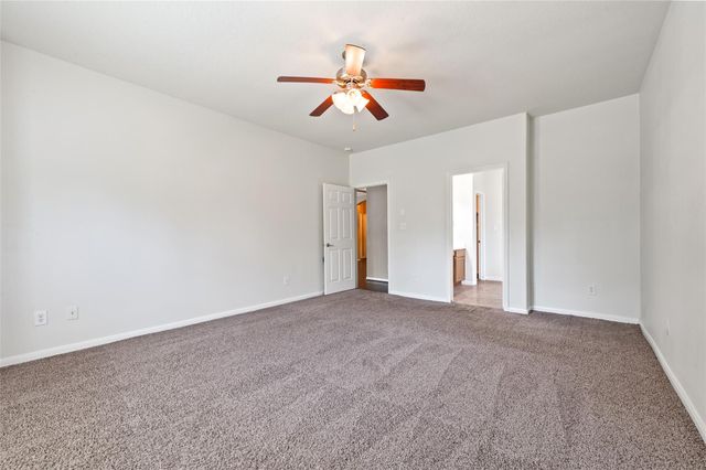 8618 E Highlands Crossing, Highlands, TX 77562
