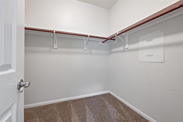 8618 E Highlands Crossing, Highlands, TX 77562