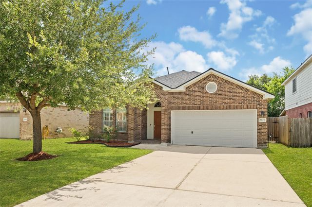 8618 E Highlands Crossing, Highlands, TX 77562