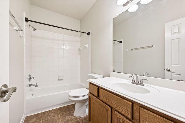 8618 E Highlands Crossing, Highlands, TX 77562