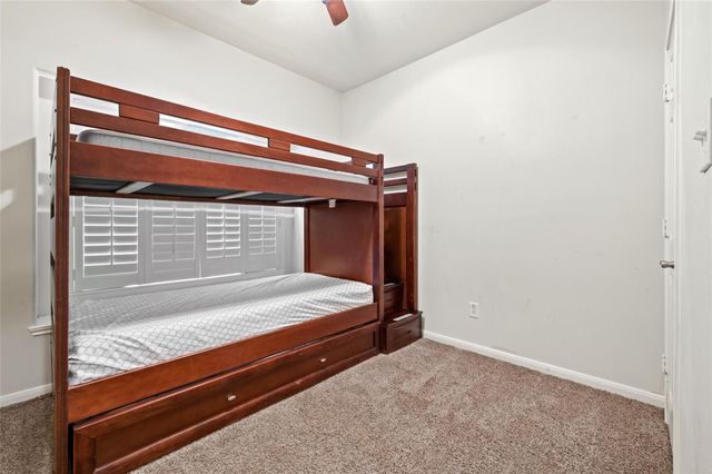 8618 E Highlands Crossing, Highlands, TX 77562