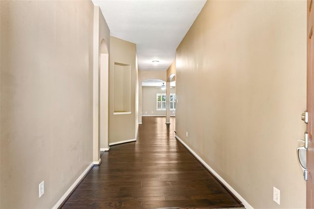 8618 E Highlands Crossing, Highlands, TX 77562