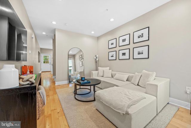 2204 E ALBERT ST, Philadelphia, PA 19125