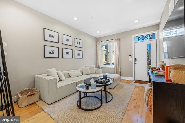 2204 E ALBERT ST, Philadelphia, PA 19125