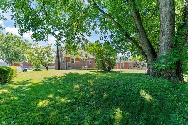 33 Parkway Boulevard, Alliance, OH 44601