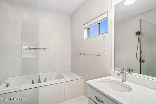 5235 S Ledgestone Dr, Coeur D'alene, ID 83814