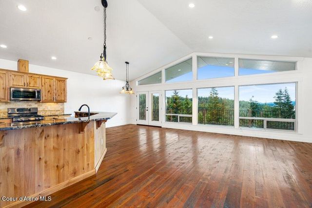 5235 S Ledgestone Dr, Coeur D'alene, ID 83814