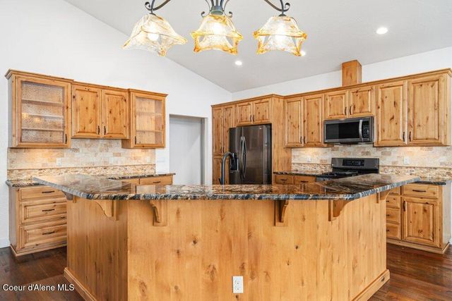 5235 S Ledgestone Dr, Coeur D'alene, ID 83814