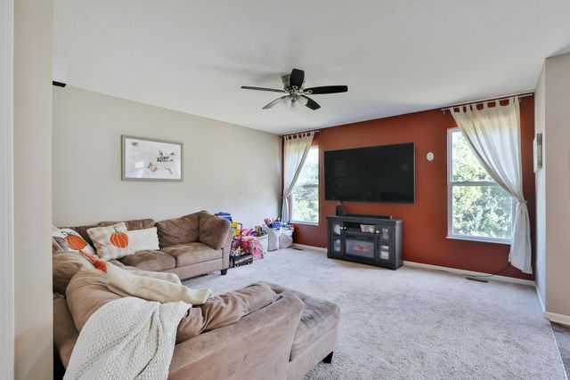 207 Faulkner Drive, Lithopolis, OH 43136