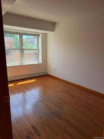 35-19 Leavitt Street 4J, Flushing, NY 11354