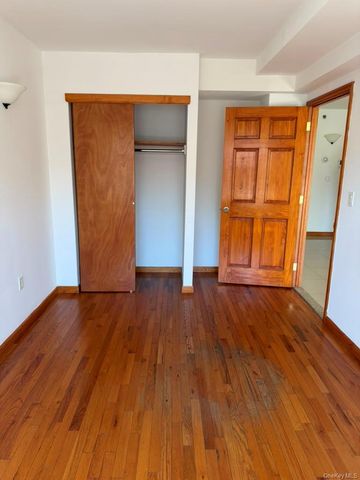 35-19 Leavitt Street 4J, Flushing, NY 11354