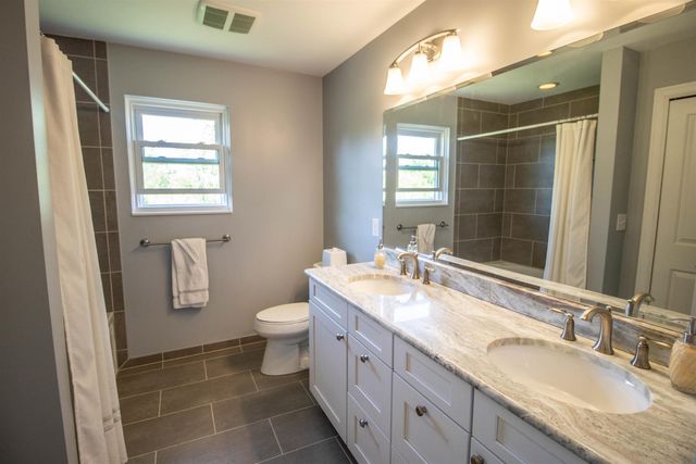 13043 Stony Brook Pass, Fenton Twp, MI 48451