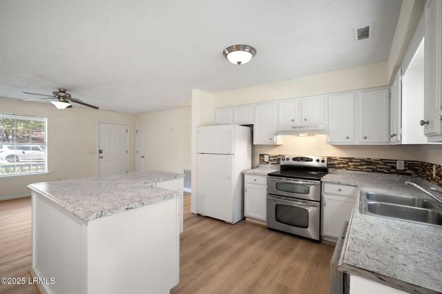 22 Robin Way, Beaufort, SC 29907