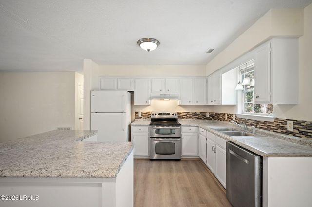 22 Robin Way, Beaufort, SC 29907