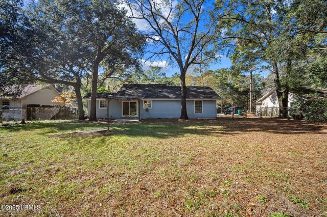 22 Robin Way, Beaufort, SC 29907