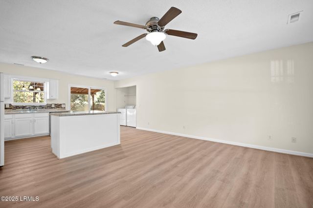 22 Robin Way, Beaufort, SC 29907