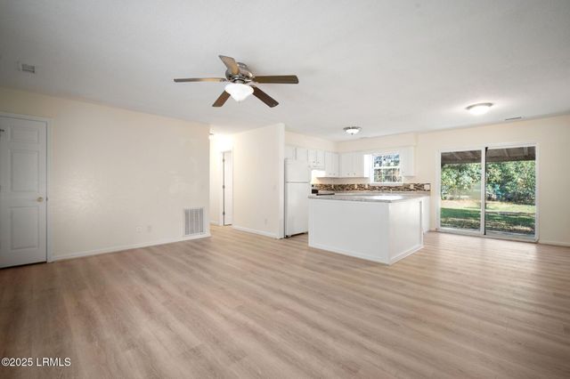 22 Robin Way, Beaufort, SC 29907