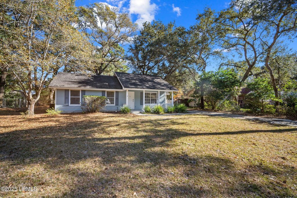 22 Robin Way, Beaufort, SC 29907