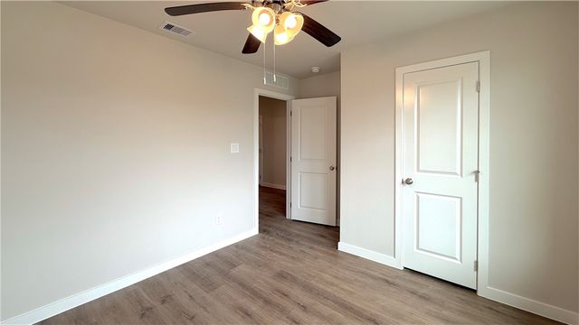 1437 Irigoyen St, Corpus Christi, TX 78415