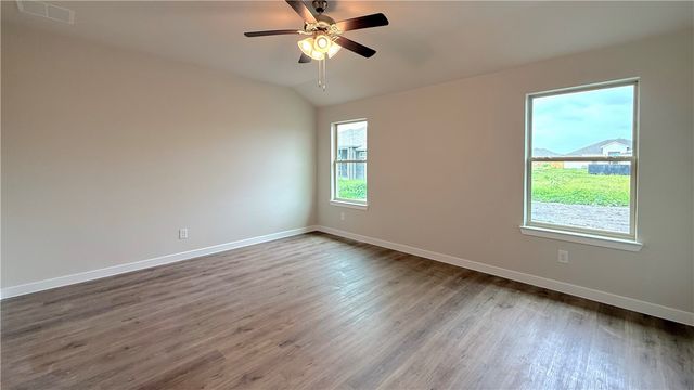 1437 Irigoyen St, Corpus Christi, TX 78415