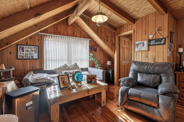 250 Beaver Walk Road, Mountain City, TN 37683