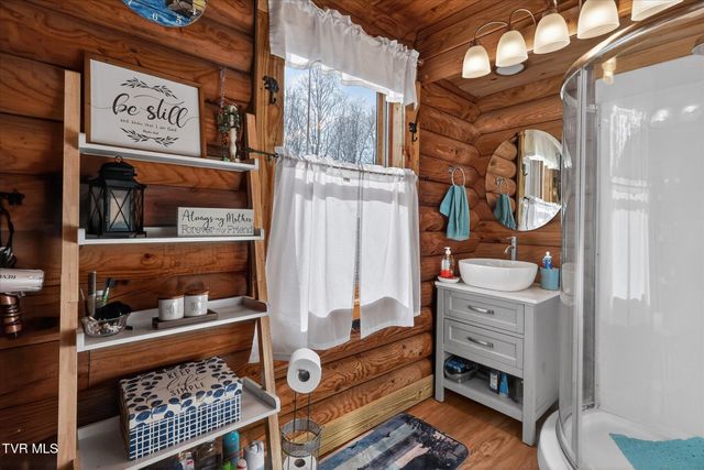 250 Beaver Walk Road, Mountain City, TN 37683