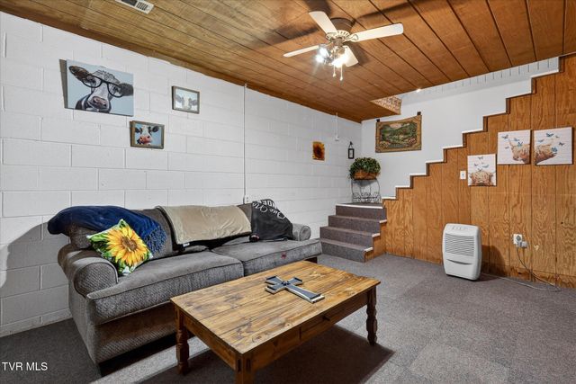 250 Beaver Walk Road, Mountain City, TN 37683