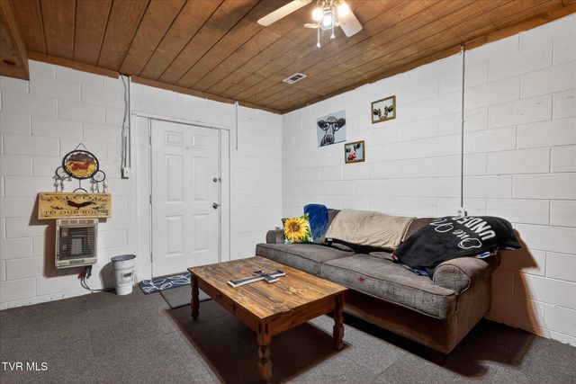 250 Beaver Walk Road, Mountain City, TN 37683