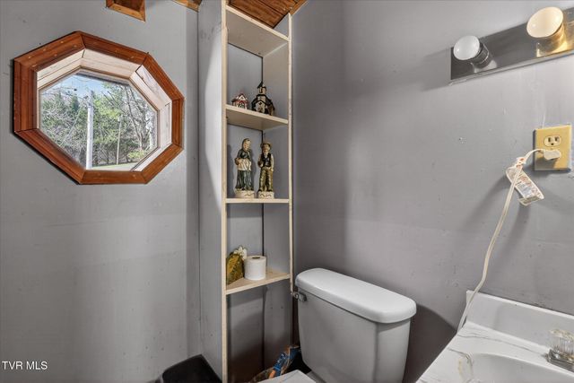 250 Beaver Walk Road, Mountain City, TN 37683