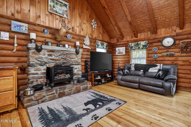 250 Beaver Walk Road, Mountain City, TN 37683