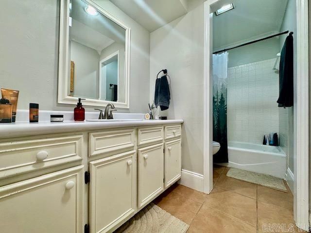 2200 Rains Street, Jonesboro, AR 72401