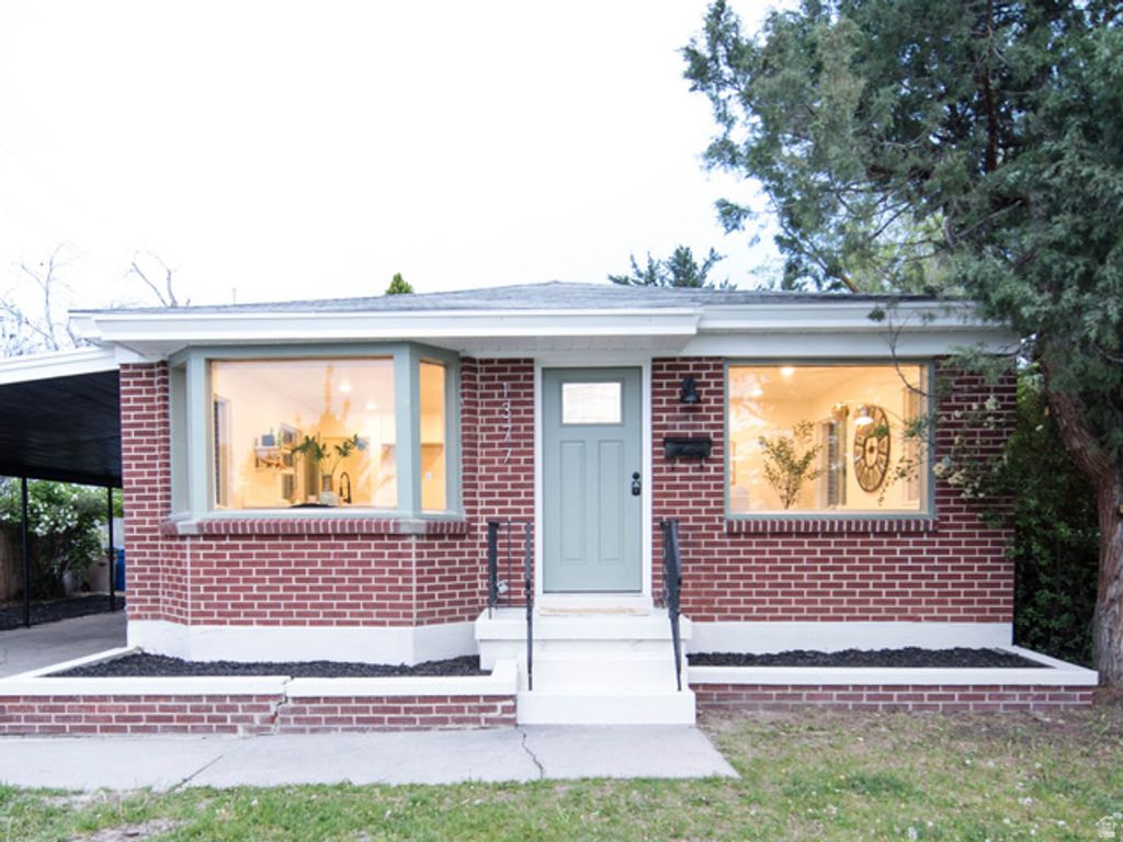 1377 W TALISMAN DR, Salt Lake City, UT 84116