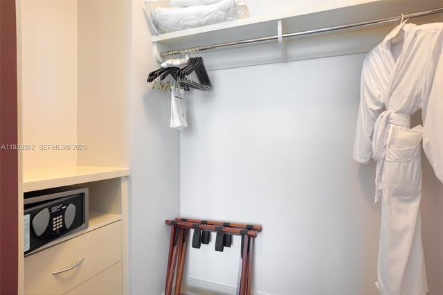 10295 Collins Ave. 1014, Bal Harbour, FL 33154