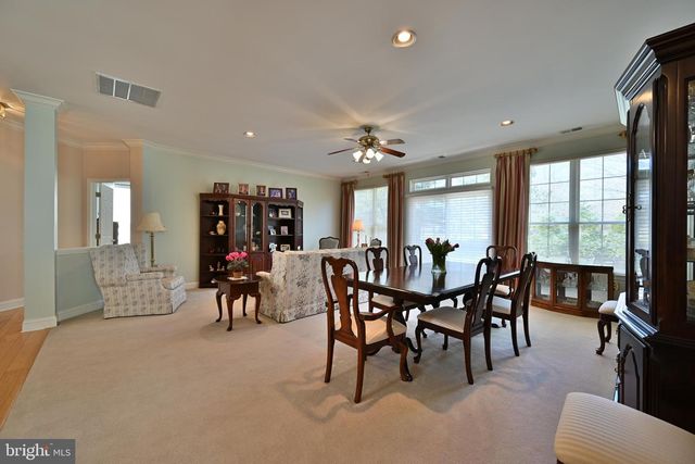 17 BARBARY LN, Columbus, NJ 08022