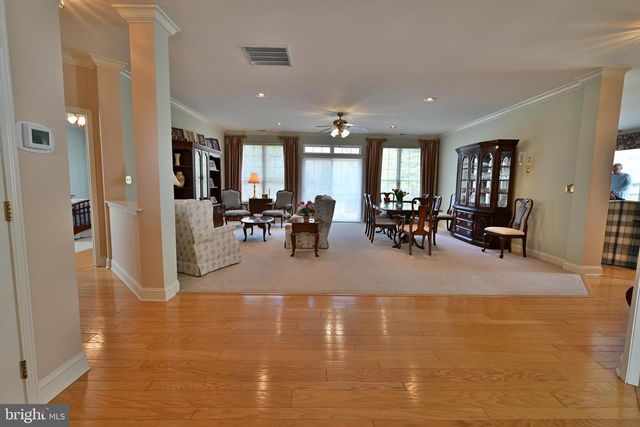 17 BARBARY LN, Columbus, NJ 08022