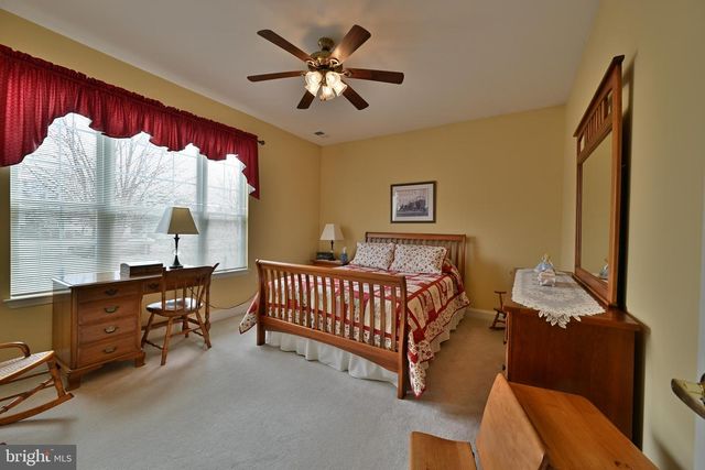 17 BARBARY LN, Columbus, NJ 08022