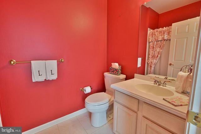 17 BARBARY LN, Columbus, NJ 08022