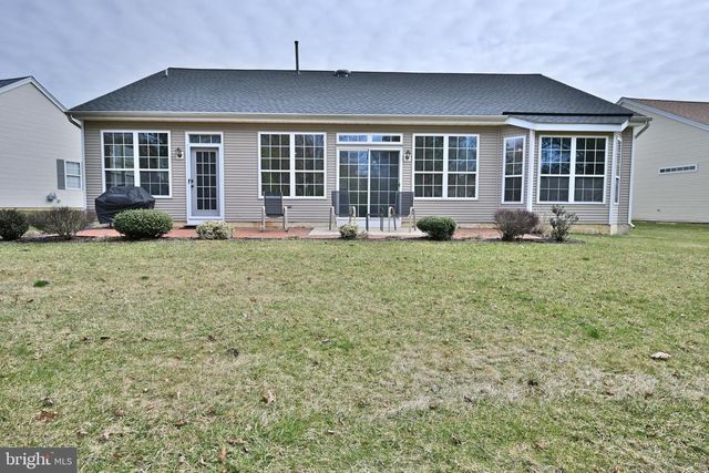 17 BARBARY LN, Columbus, NJ 08022