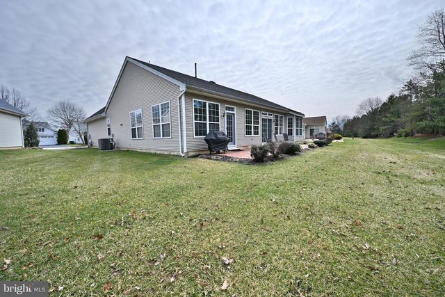 17 BARBARY LN, Columbus, NJ 08022