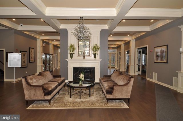 17 BARBARY LN, Columbus, NJ 08022