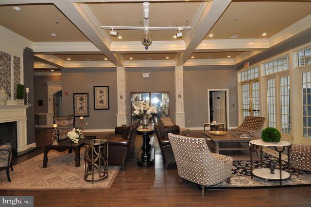 17 BARBARY LN, Columbus, NJ 08022