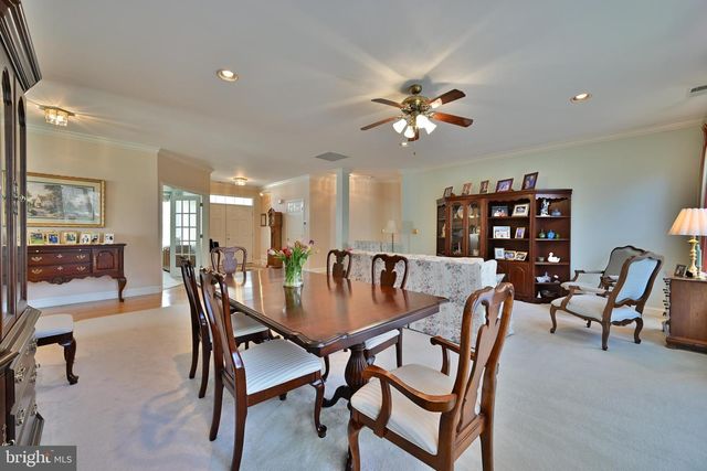 17 BARBARY LN, Columbus, NJ 08022