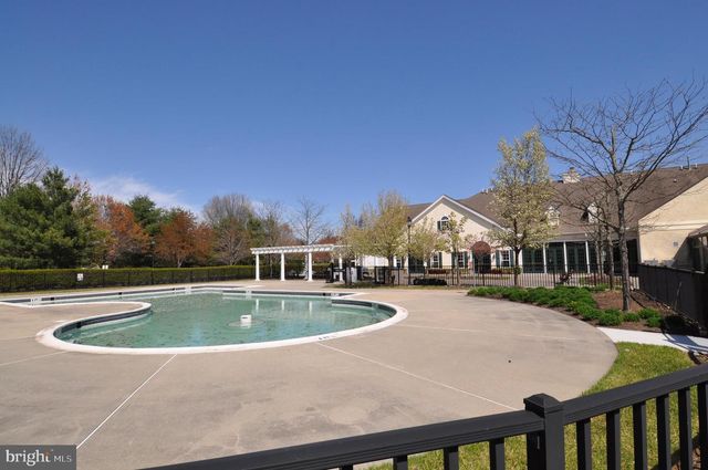 17 BARBARY LN, Columbus, NJ 08022