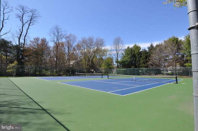 17 BARBARY LN, Columbus, NJ 08022